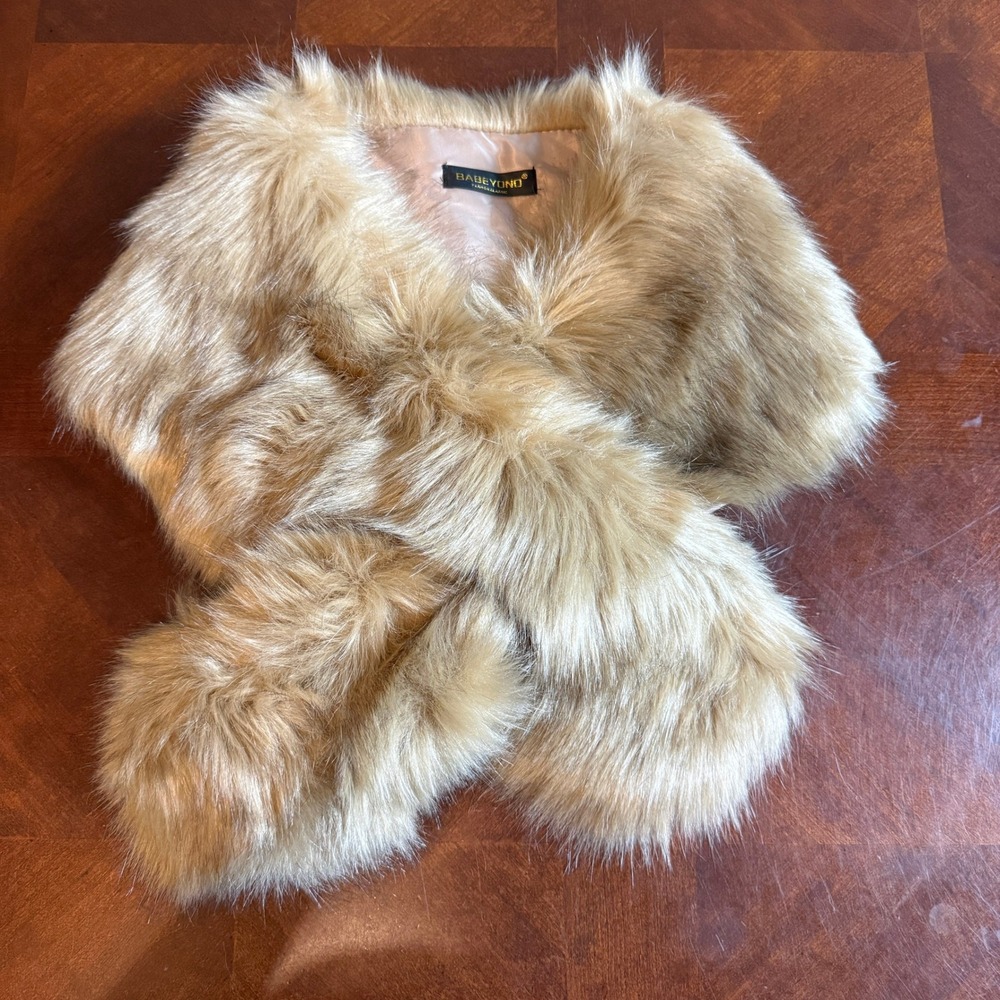 BABEYOND Faux Fur Stole Wrap Collar Scarf Beige Honey Blonde Vintage Gatsby 20s